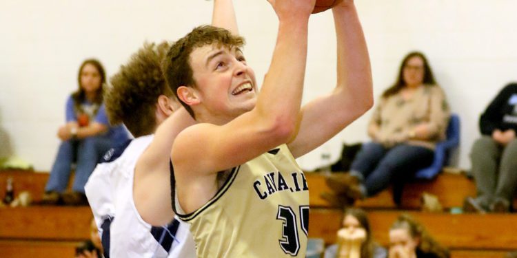 (Brad Davis/For LootPress) Greenbrier West's Elijah Perkins drives to the basket against Meadow Bridge January 21, 2022.