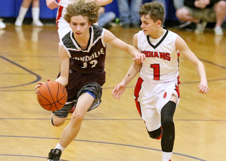 (Brad Davis/For LootPress) Oceana Middle v Pineville Middle Wyoming County Boys Championship, February 17 in Baileysville.