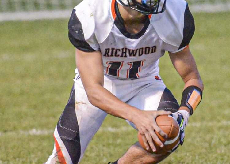 Midland Trail hosts Richwood F. Brian Ferguson/Lootpress