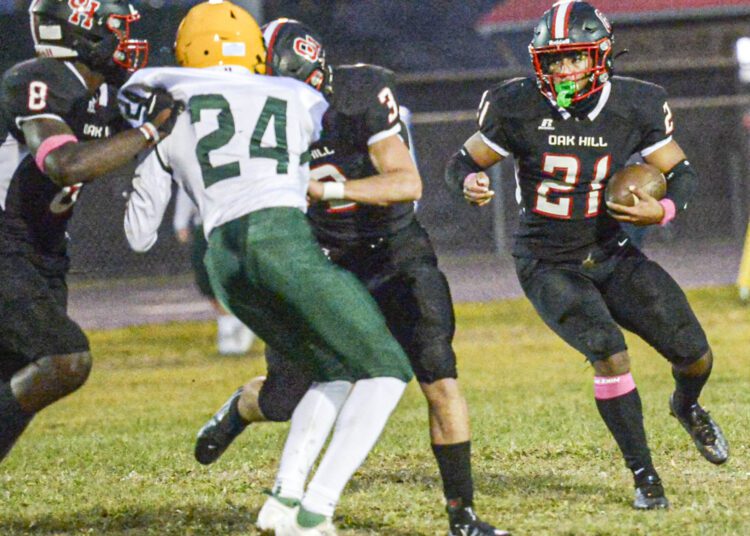 Oak Hill hosts Greenbrier East F. Brian Ferguson/Lootpress
