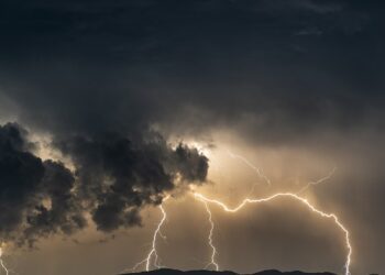 Lightning Strikes More Often in Skies Full of Pollution