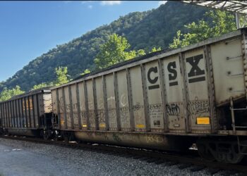 CSX coal train rolls east through Thurmond | Lootpress photo