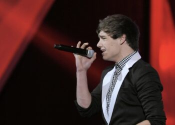 Liam Payne, of musical group One Direction, performs at Nickelodeon's 25th annual Kids' Choice Awards, March 31, 2012, in Los Angeles. (AP Photo/Chris Pizzello, File)