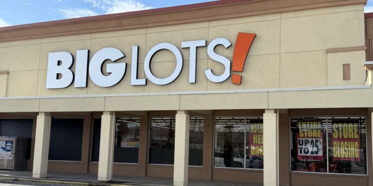 Storefront of Beckley Big Lots store