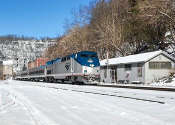 The Amtrak 50 Cardinal arrives in a snow-covered Thurmond | Lootpress photo