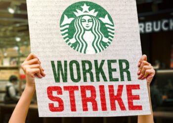 Starbucks Workers Walkout Over New Dress Code