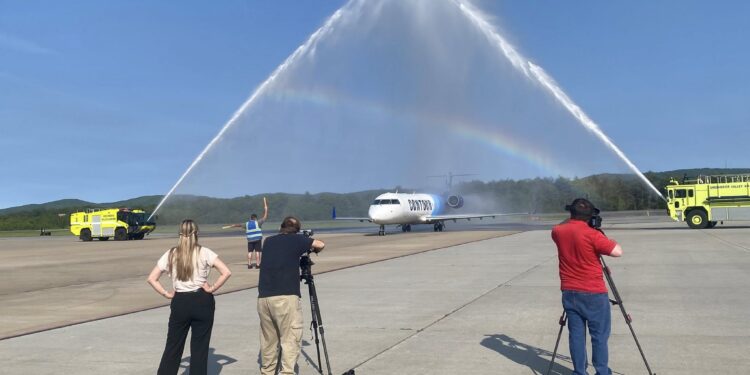 Greenbrier Valley Airport Celebrates New Direct Flight to Chicago