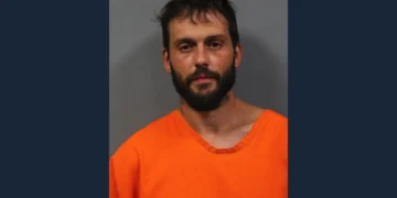 Ravenswood Man Arrested After Alleged Break-In and Threats in Domestic Dispute